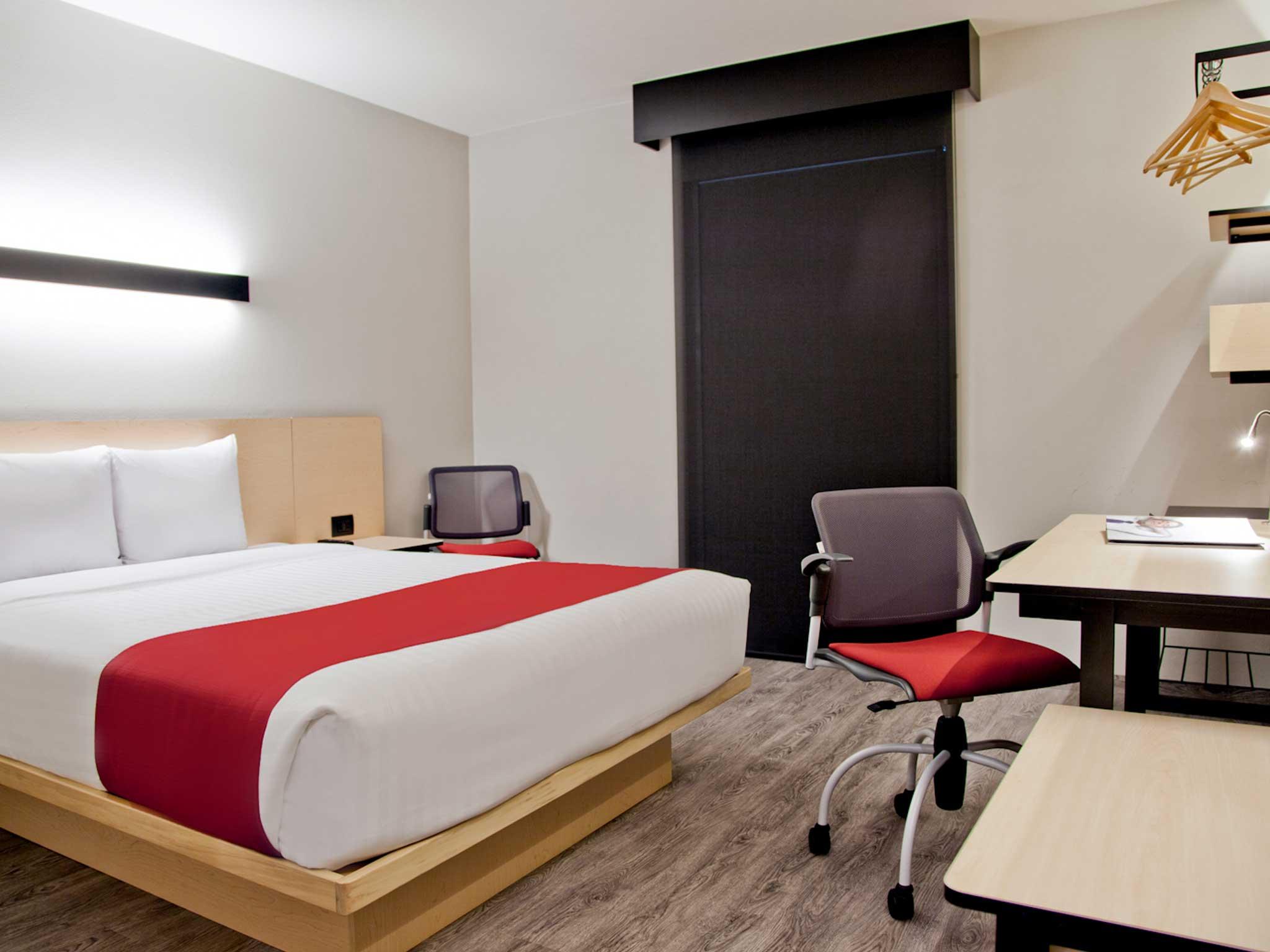 Express By Marriott La Raza 4*