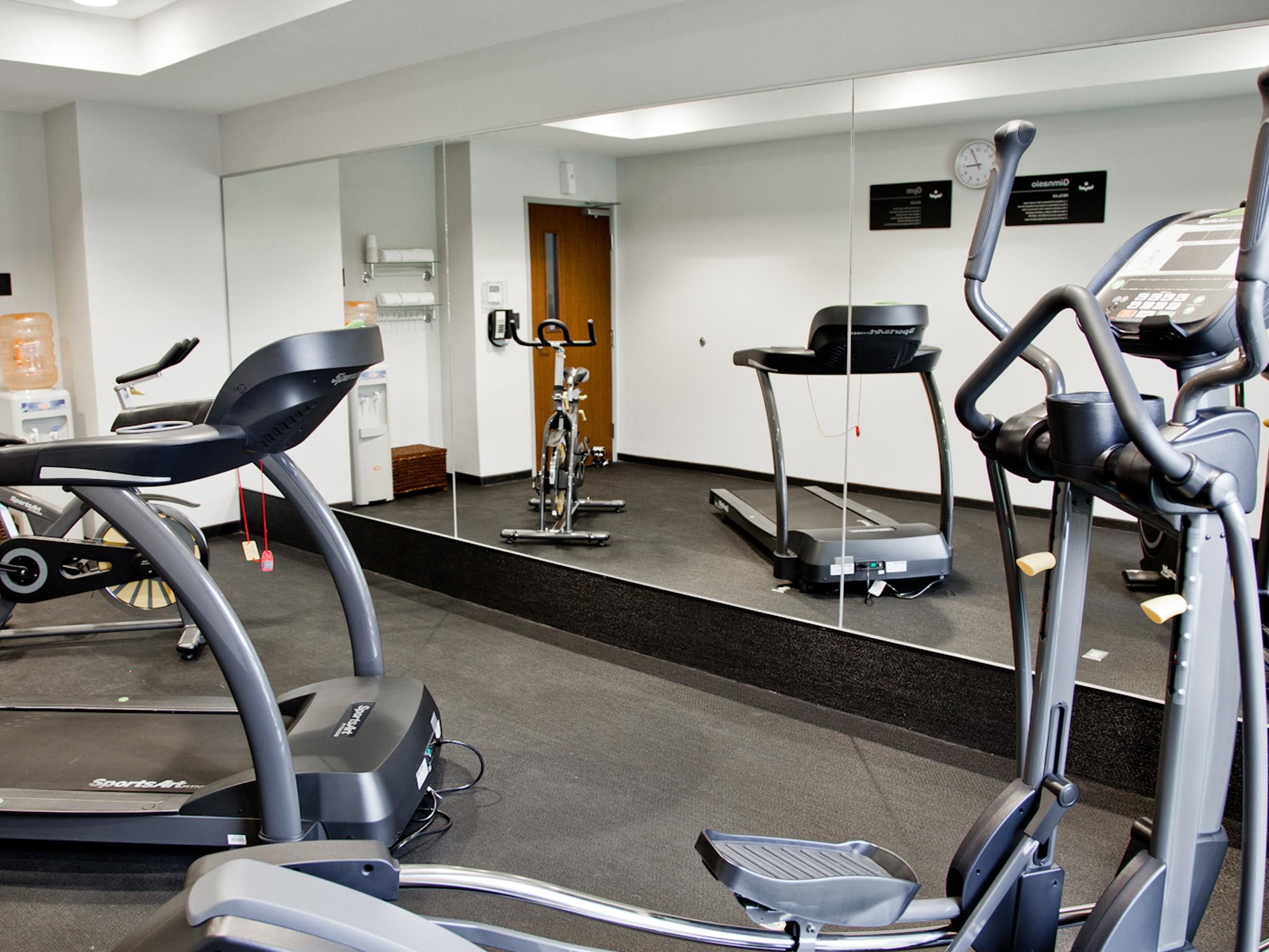 Hotel Express By Marriott La Raza 4*