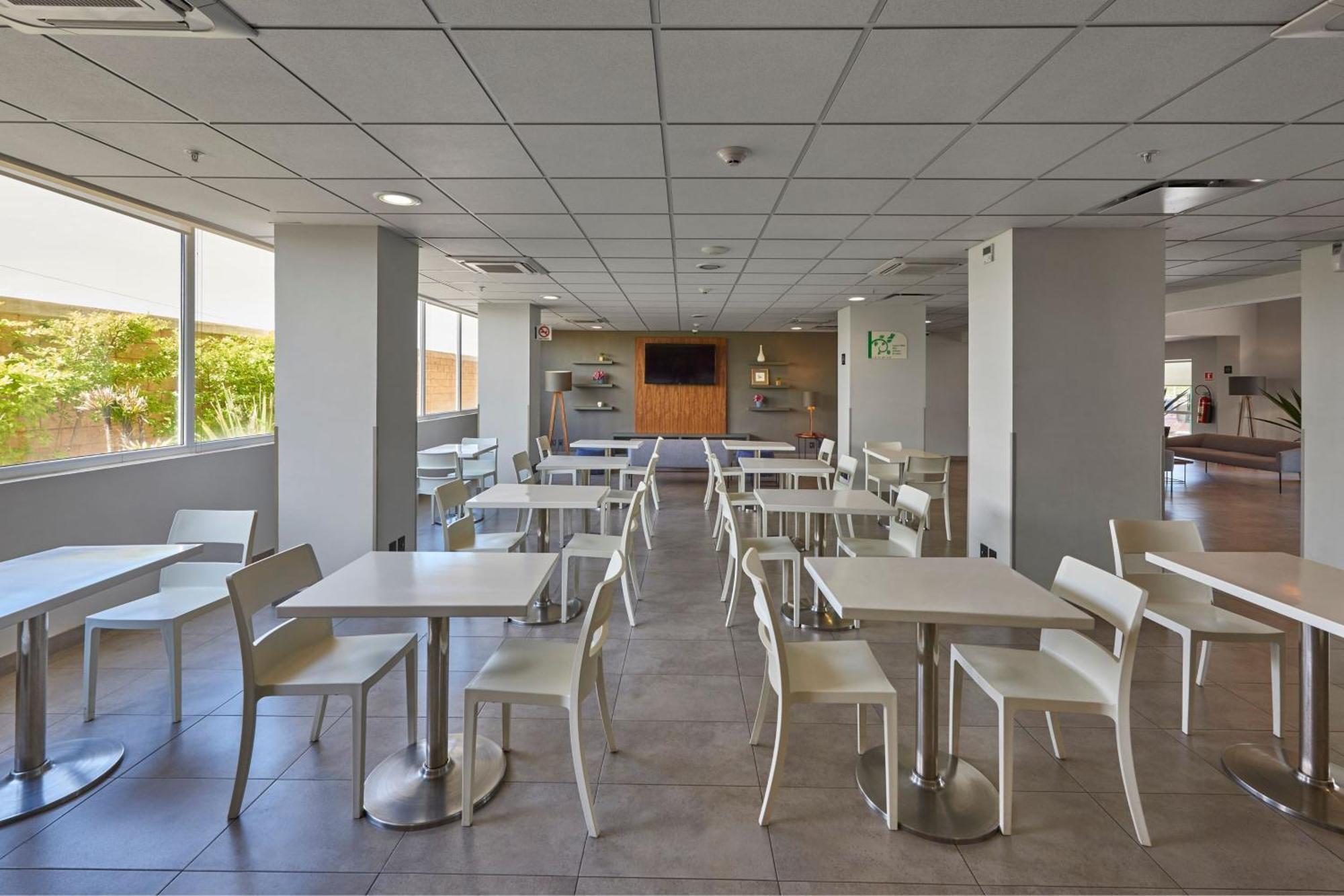 Express By Marriott La Raza Hotel 4*