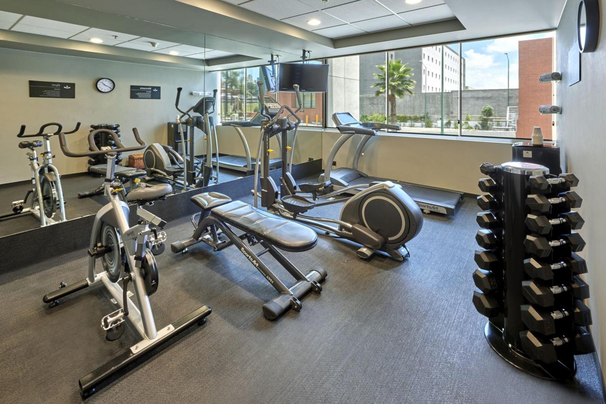 Hotel Express By Marriott La Raza 4*