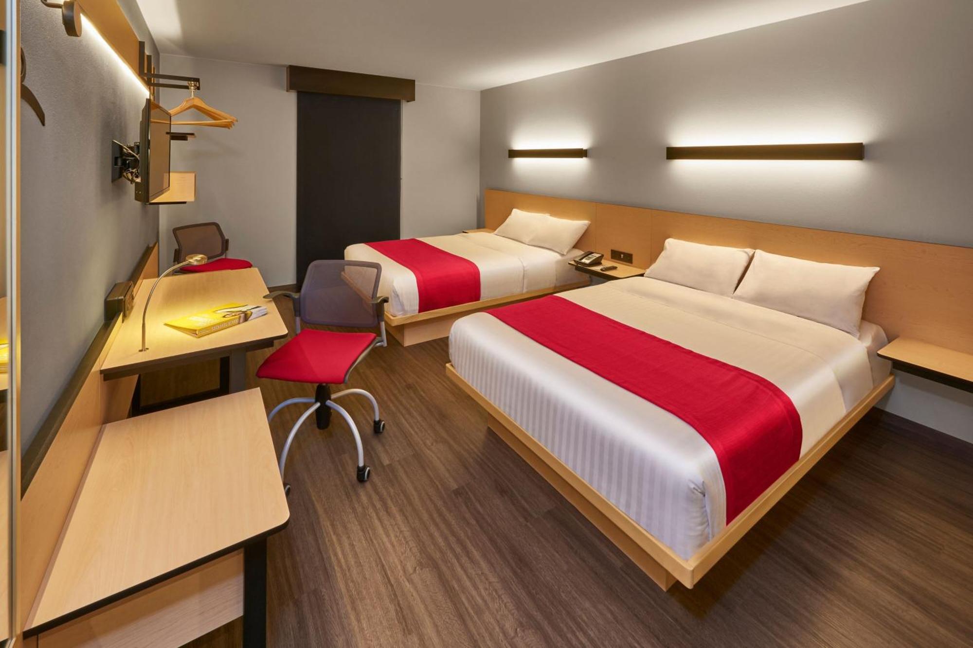 City Express By Marriott La Raza Hotel