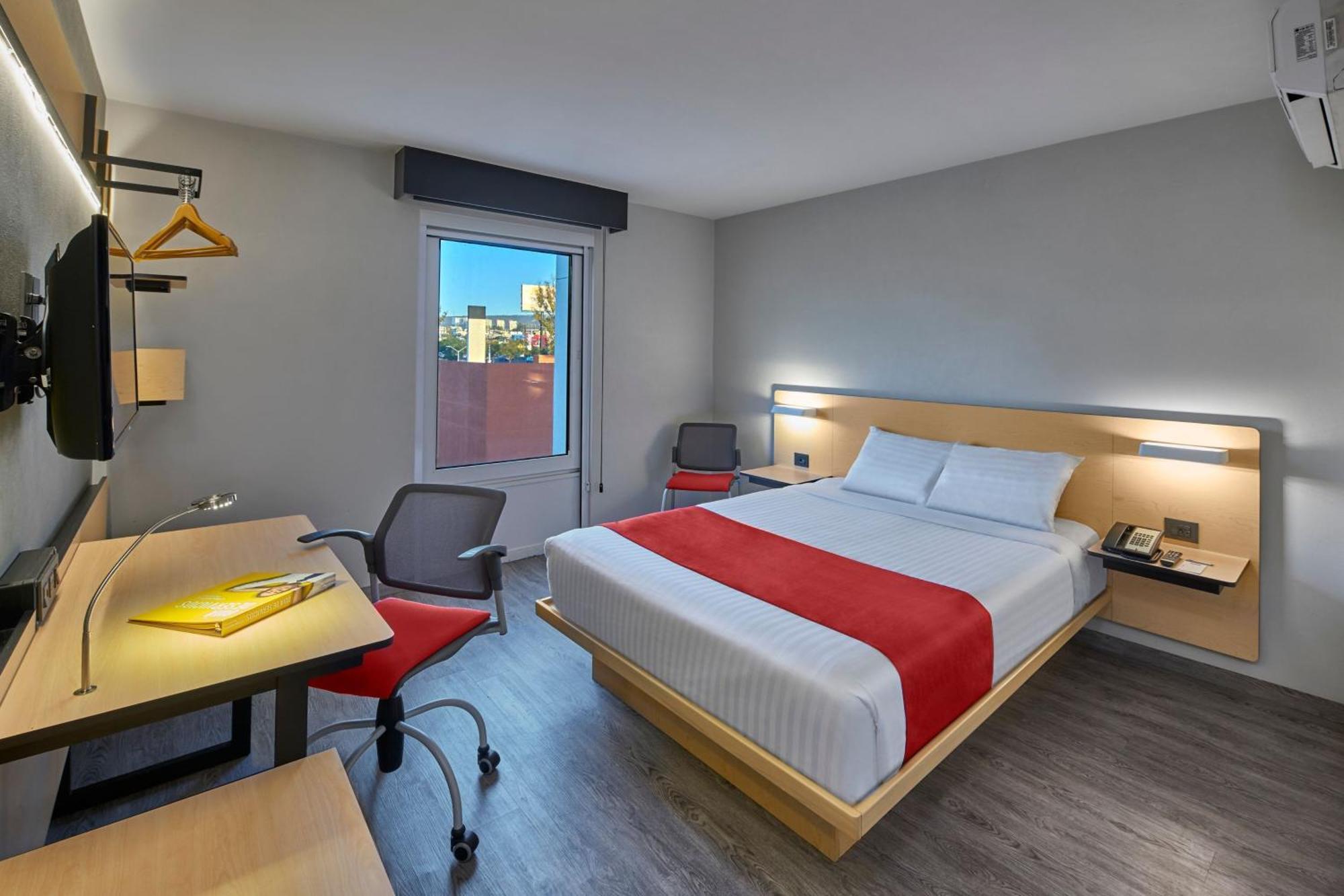 City Express By Marriott La Raza