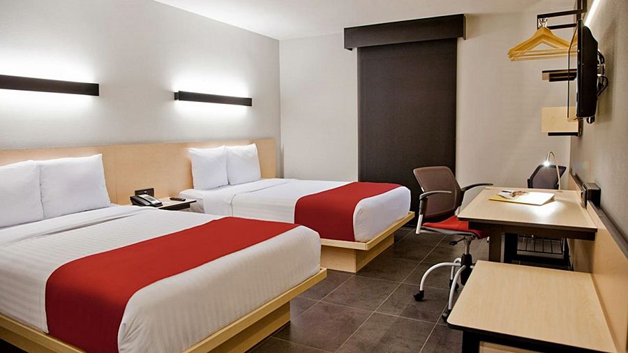 Express By Marriott La Raza 4*