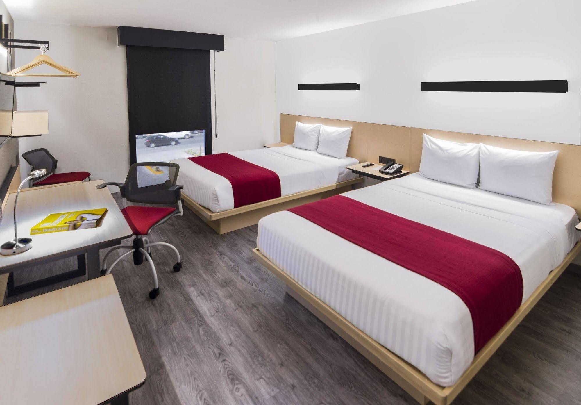Express By Marriott La Raza Hotel 4*