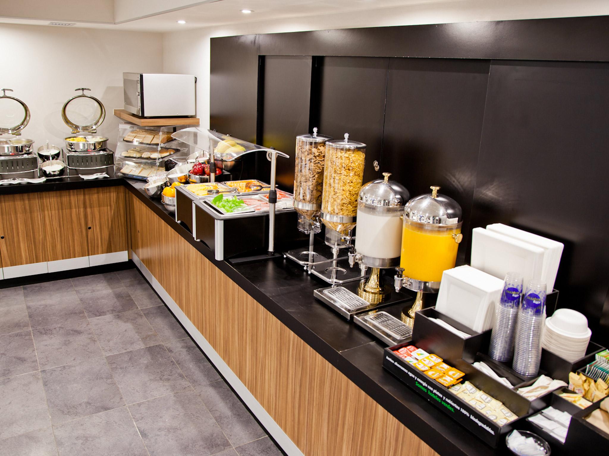 City Express By Marriott La Raza Hotel 4*