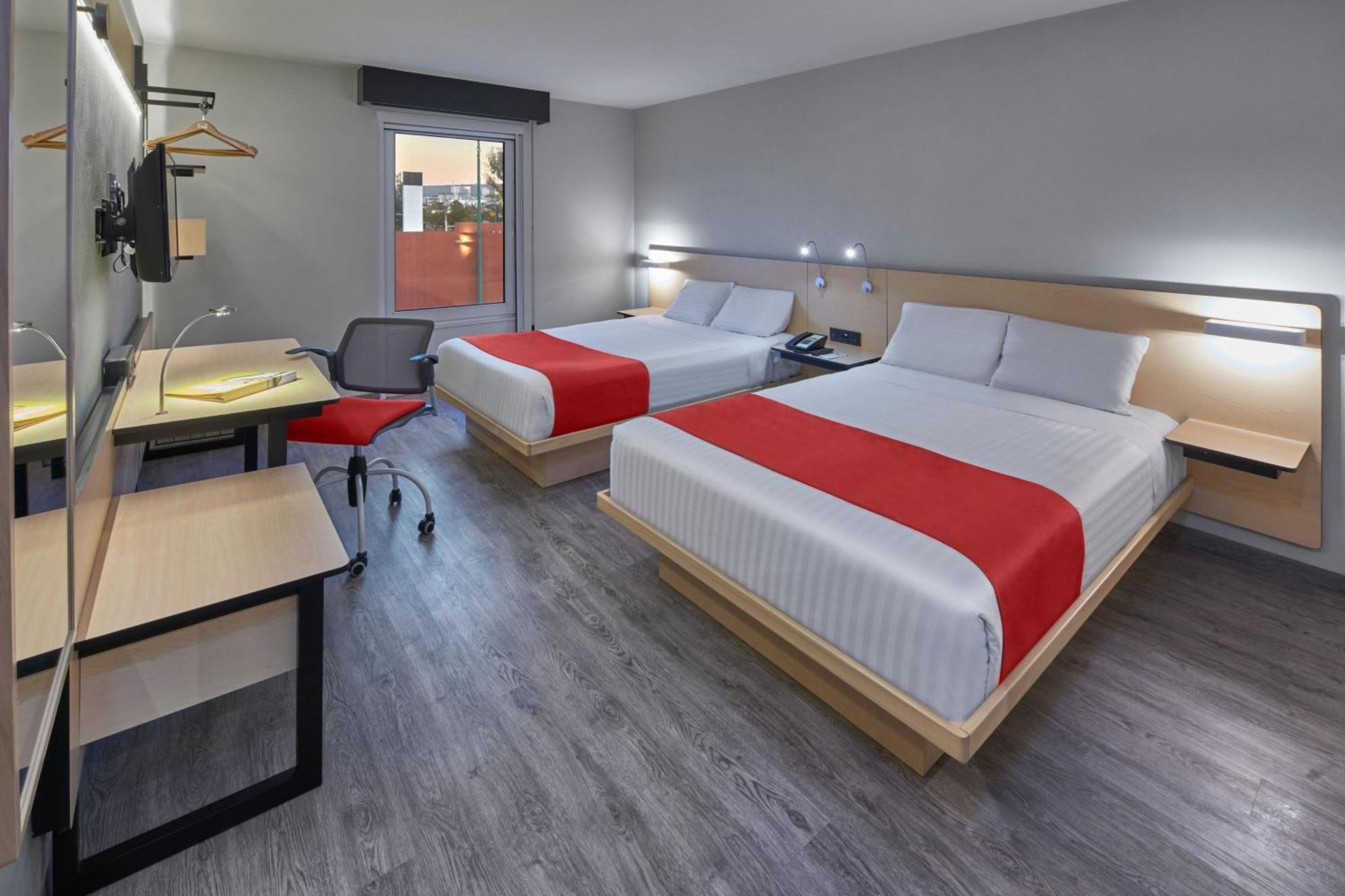 City Express By Marriott La Raza Hotel